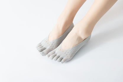 Breathable, Thin, and Invisible Boat Socks with a Split Toe Design