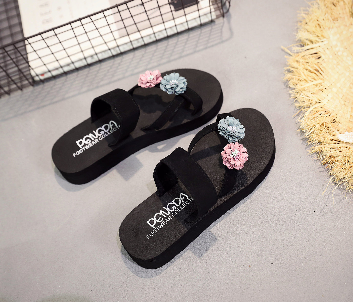 Ladies' Fashionable Flip Flops for Effortless Elegance-Step into Style