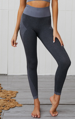 Knitted Seamless Sportswear for a Sculpted and Stylish Look