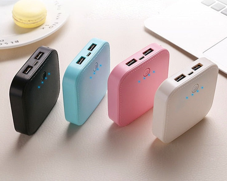 Double U Output Square Power Bank សម្រាប់ការសាកថ្មលឿន និងអាចជឿជាក់បាន។ 