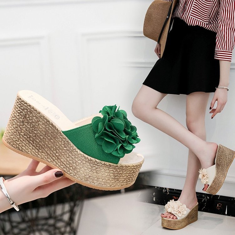 Fashionable Flower Thick Bottom Korean Style Slippers