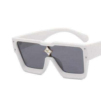 Large Frame Trendy Sunglasses-Elevate Your Look with Chic Styles