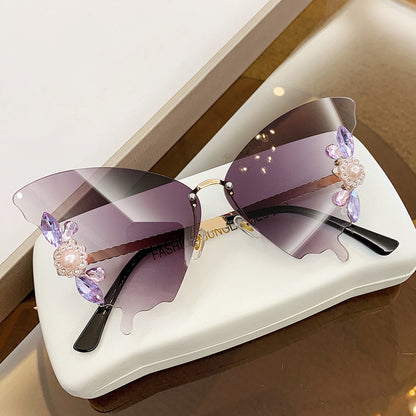 Butterfly-Shaped Diamond-Encrusted Sunglasses for a Glamorous Look